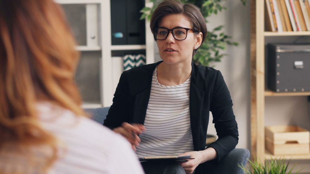 Stimmtherapie im Einzelgespräch